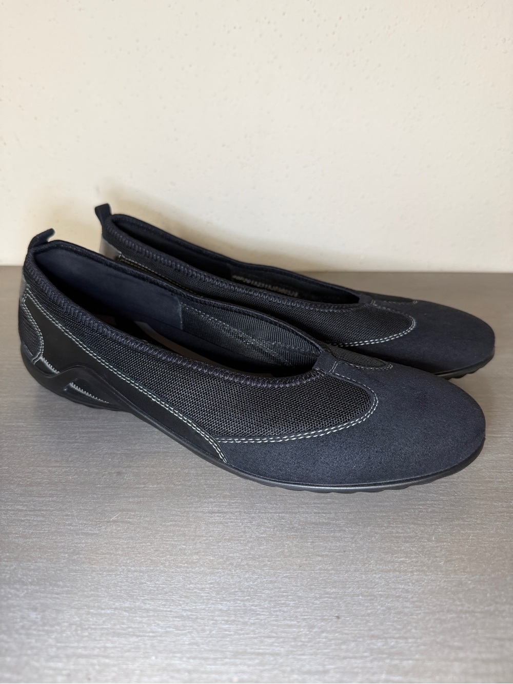 New ECCO Women's Black Mesh & Suede Slip-On Flats EU 40 / US 9 Comfort Shoes